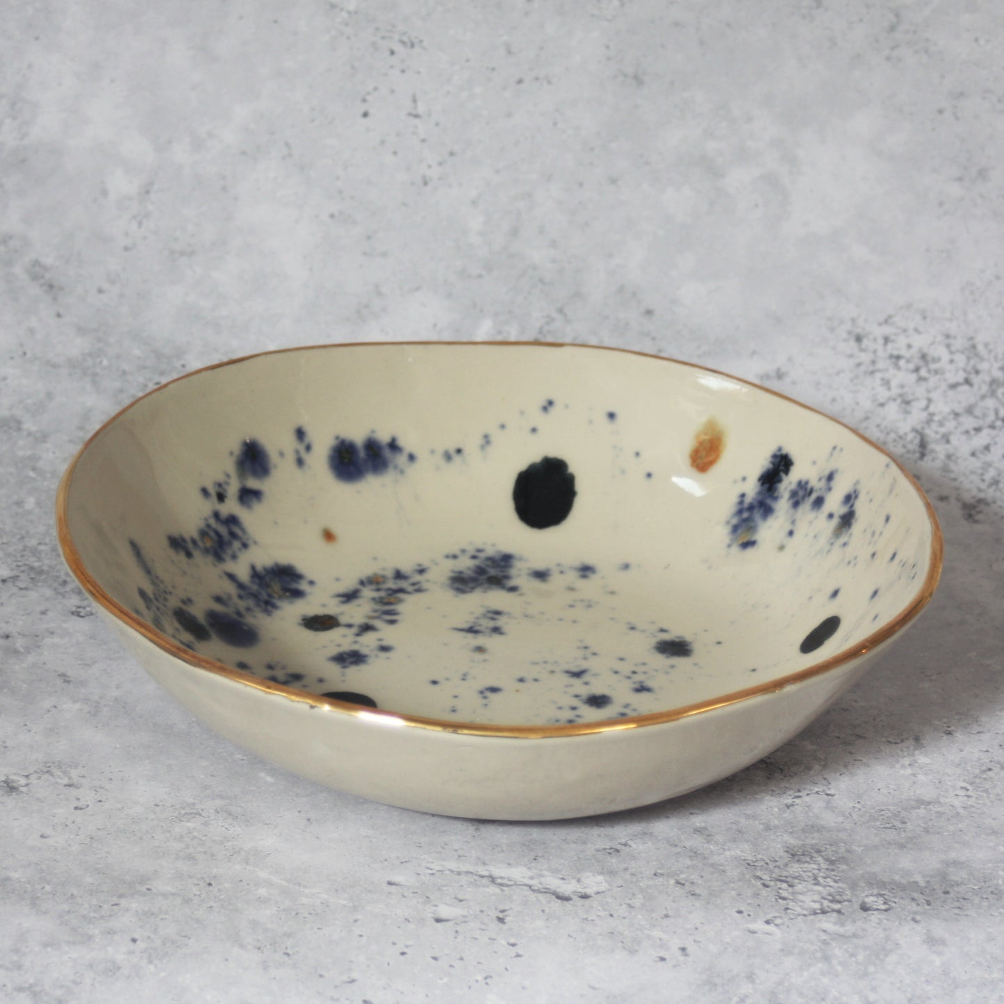 Serving bowl