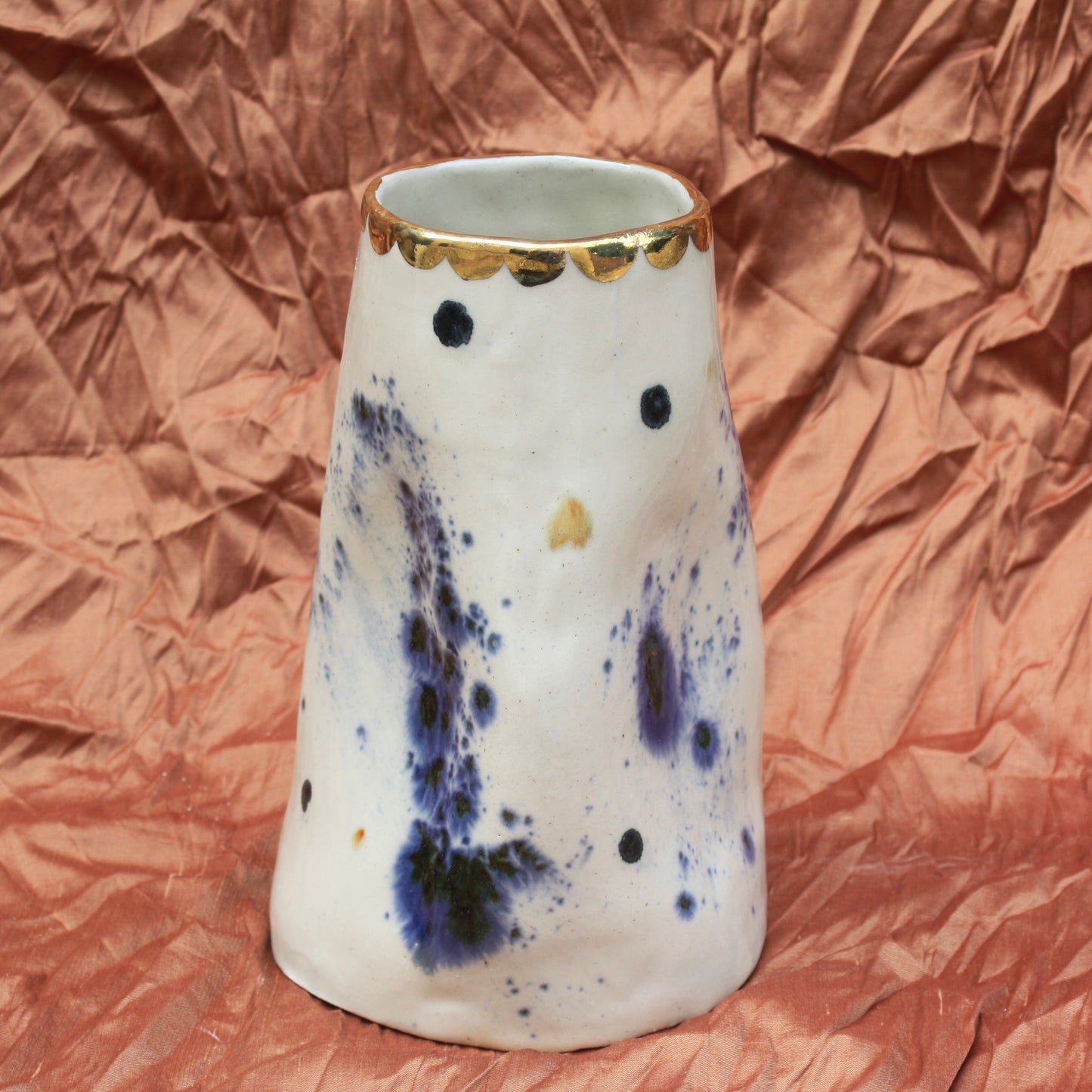 Speckled Vase with scallop rim