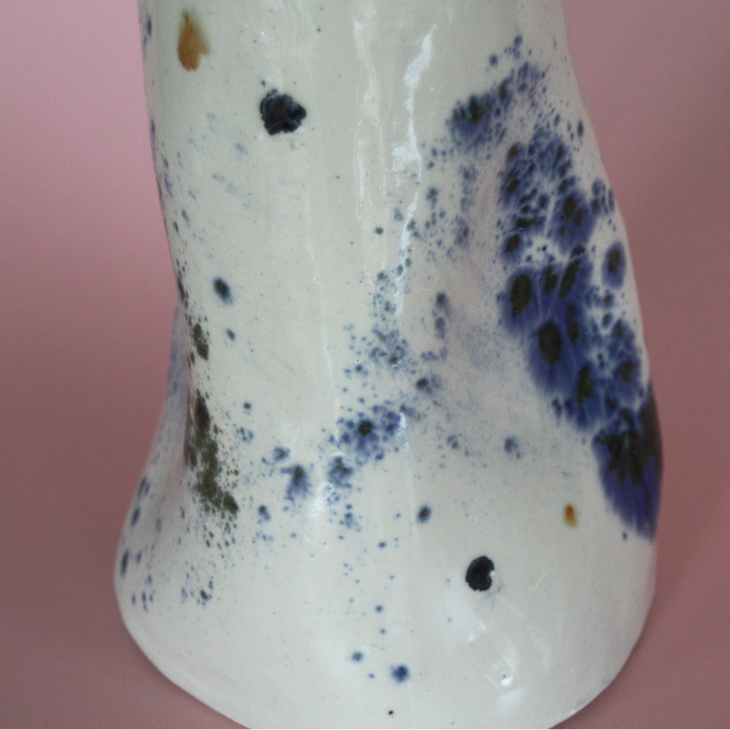 Speckled Vase with scallop rim